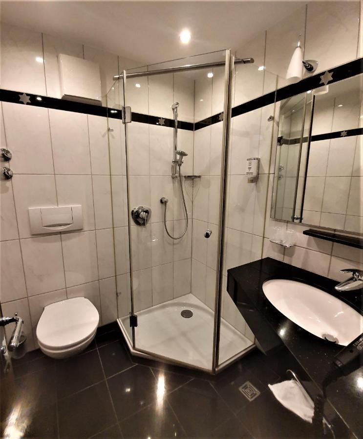 Dreispitz -B&B-Hotel Garni Hofheim Bagian luar foto