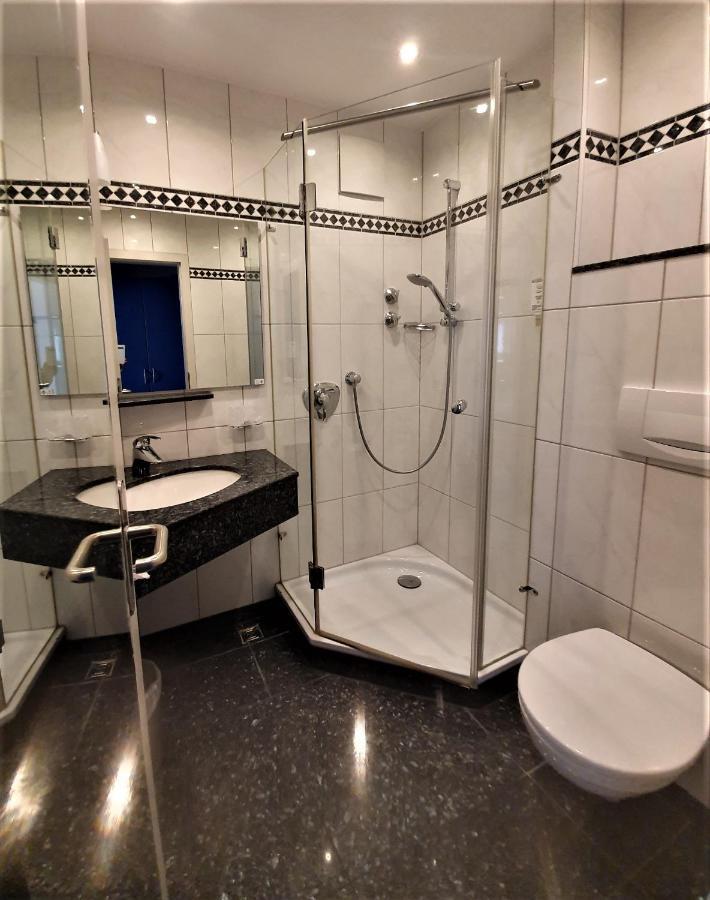 Dreispitz -B&B-Hotel Garni Hofheim Bagian luar foto